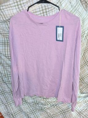 Universal Thread New With Tags. Long Sleeve Women Shirt.